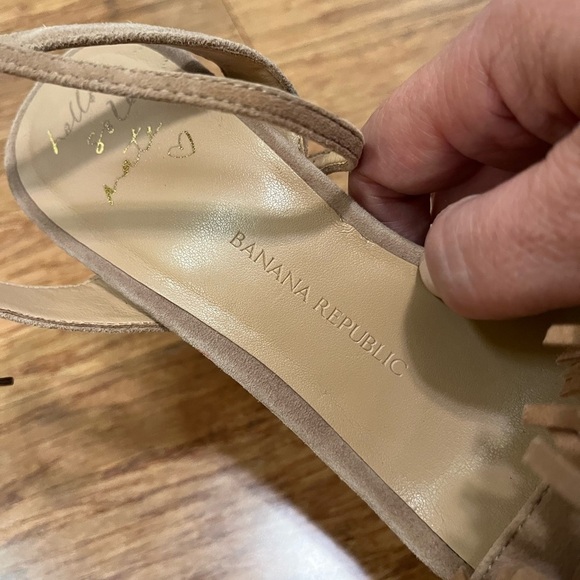 Banana Republic brown tan suede leather "Honey" fringe pumps sandals. Women 8.5 - Picture 7 of 14